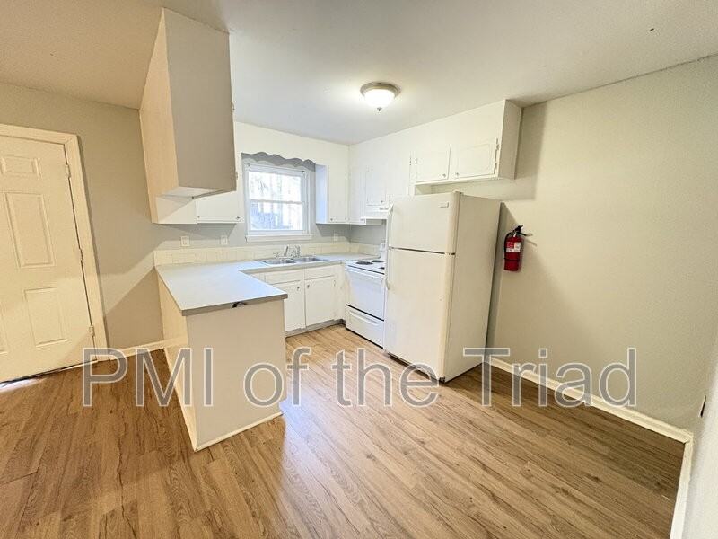 1600 Oak Croft Ct #A - Photo 4 of 26