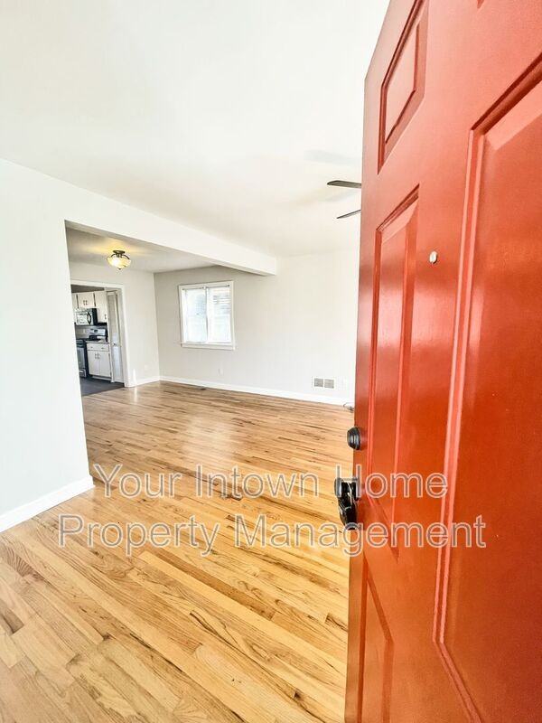 652 Berne St Se - Photo 4 of 31