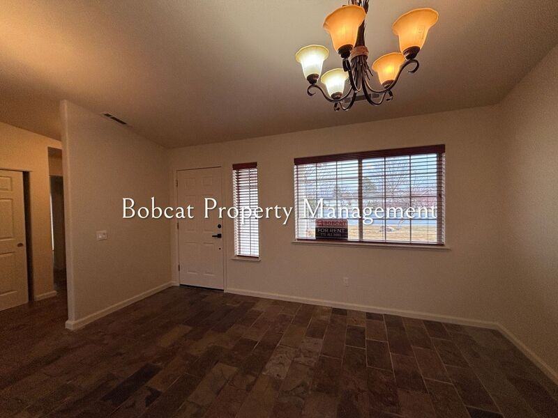 1054 Camellia Ct - Photo 7 of 50