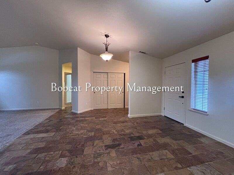 1054 Camellia Ct - Photo 5 of 50