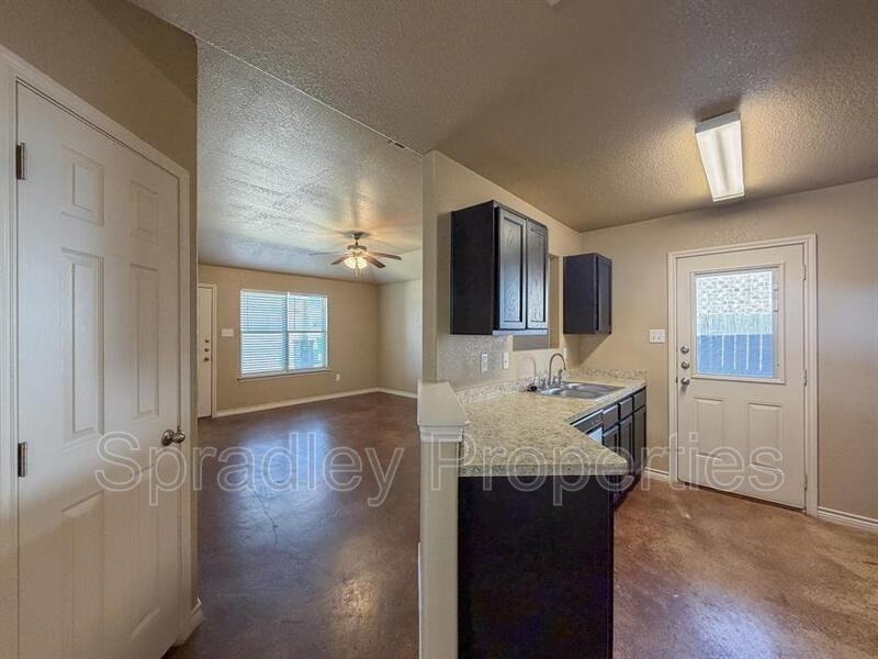 1547 Chance Ct - Photo 4 of 15