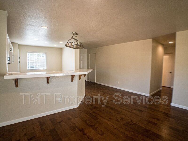 4300 Middlebury Way - Photo 5 of 19