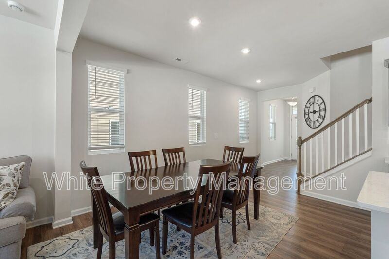 4743 Darcey Way - Photo 4 of 33