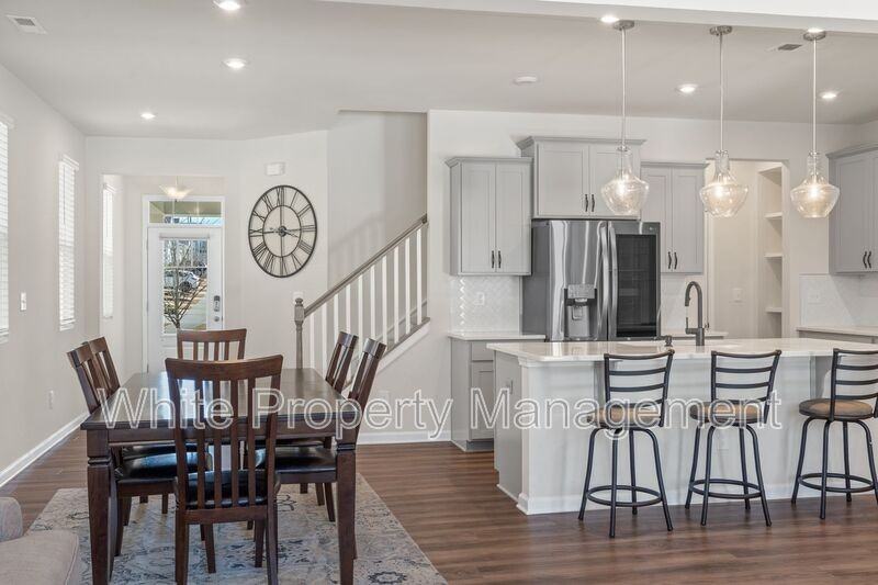 4743 Darcey Way - Photo 5 of 33