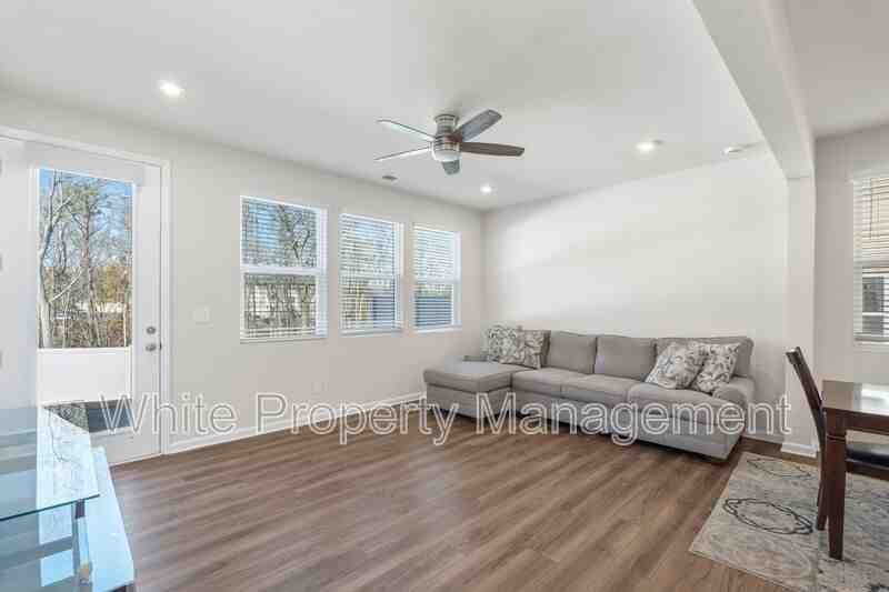 4743 Darcey Way - Photo 6 of 33