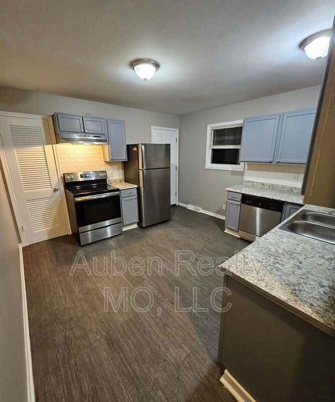 1727 N 51st Ter - Photo 3 of 6