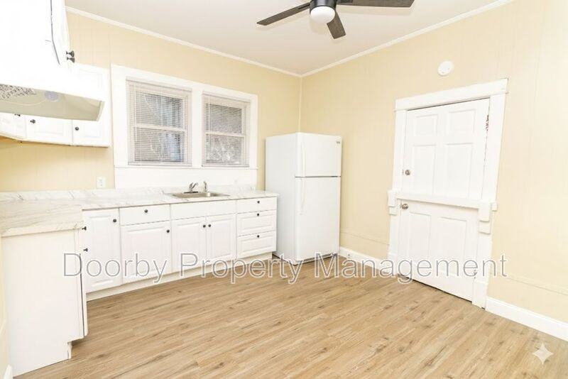 2612 E 19th St - Photo 4 of 12