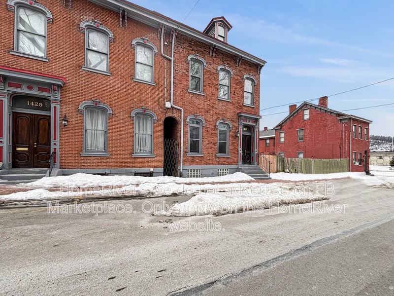 1431 Pennsylvania Ave #1 - Photo 3 of 23