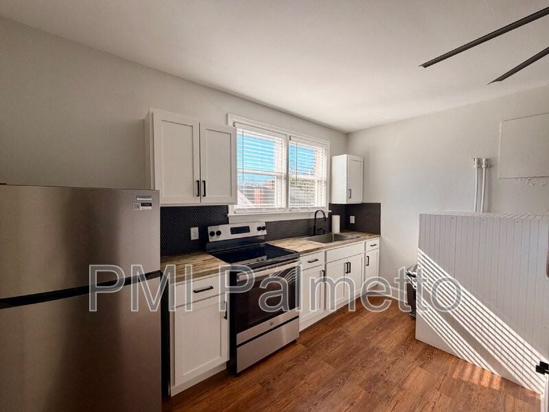 504 1/2 State St - Photo 6 of 16