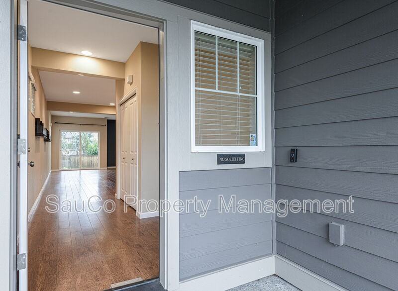 3949 Se Lone Oak St - Photo 2 of 30