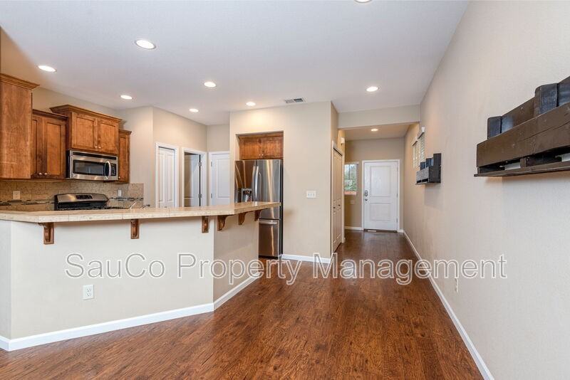 3949 Se Lone Oak St - Photo 3 of 30