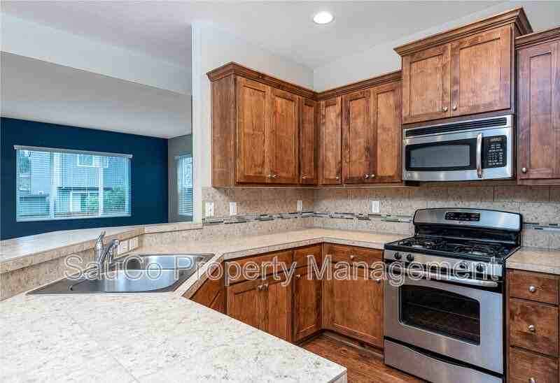 3949 Se Lone Oak St - Photo 4 of 30