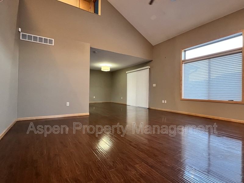 1765 Sara Ct - Photo 3 of 24