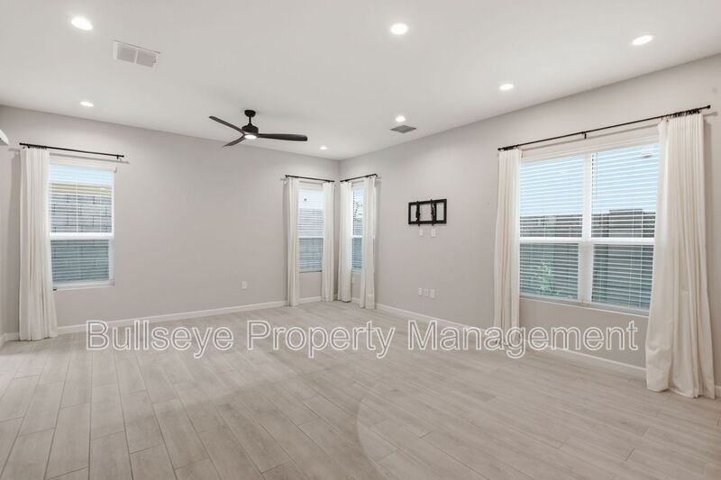 4858 E Shady Glen Ave - Photo 5 of 29