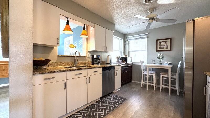 1121 Clearwater Rd - Photo 6 of 26