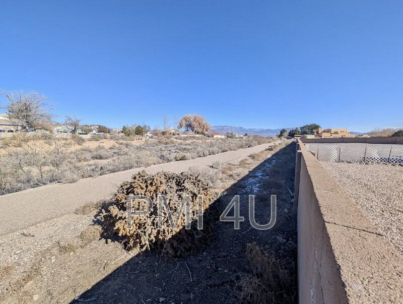 6151 Mojave St Nw - Photo 6 of 40