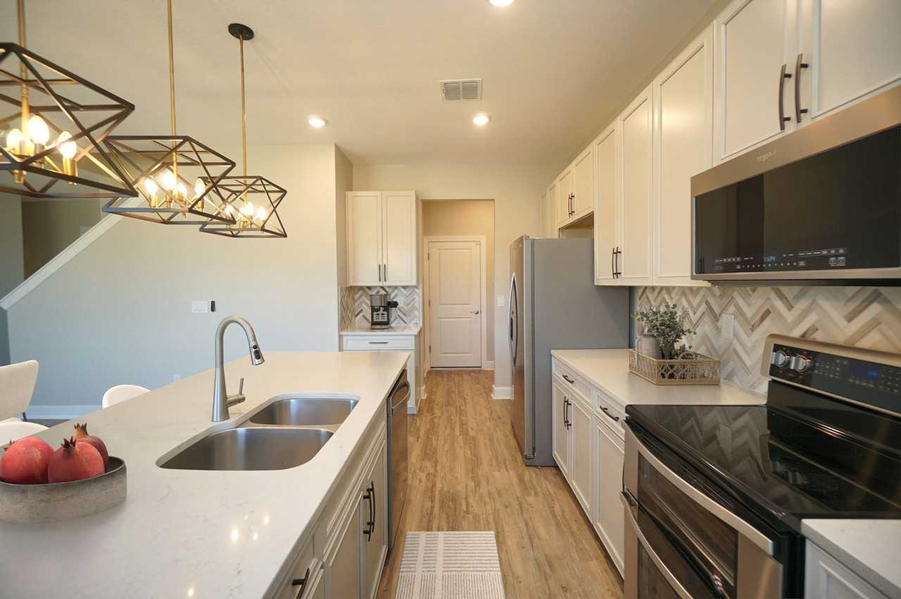 34480 Wynthorne Pl - Photo 3 of 37