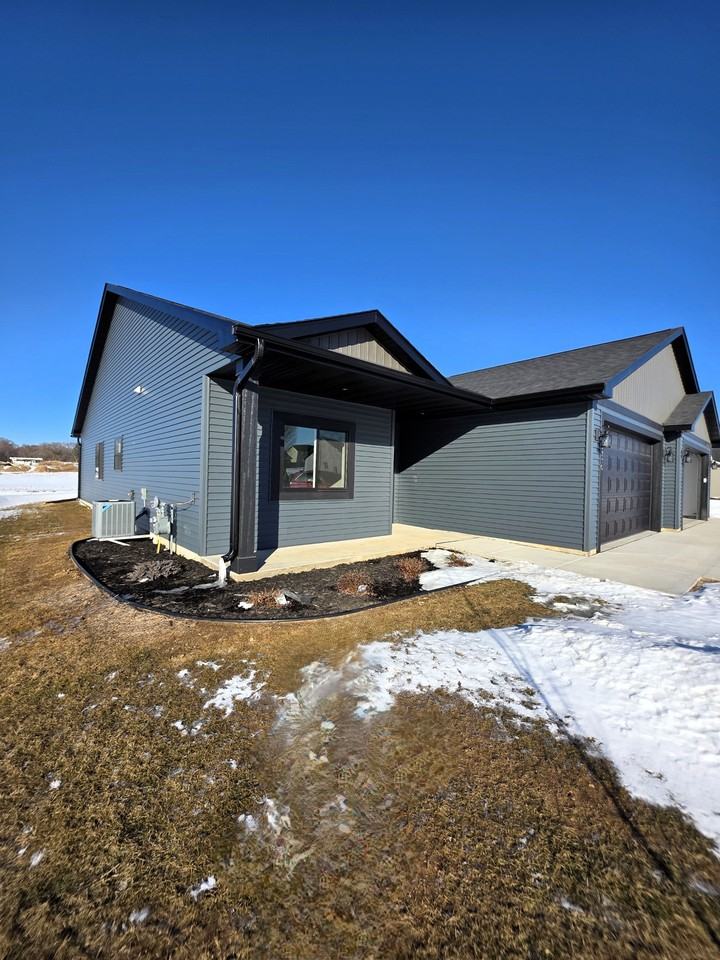 1225 Wisteria Ln - Photo 3 of 24