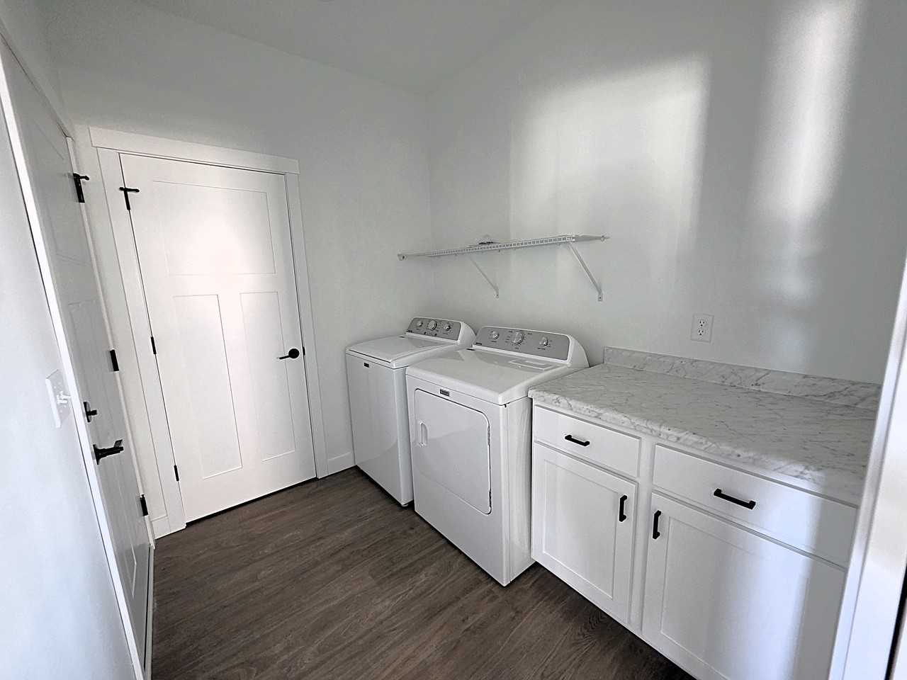 1227 Wisteria Ln - Photo 7 of 24