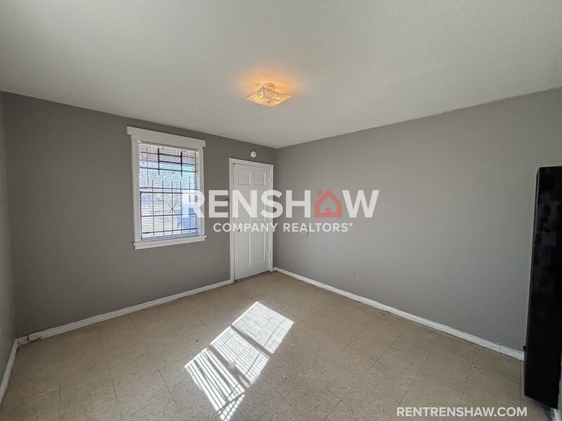 3203 Jackson Ave - Photo 2 of 9