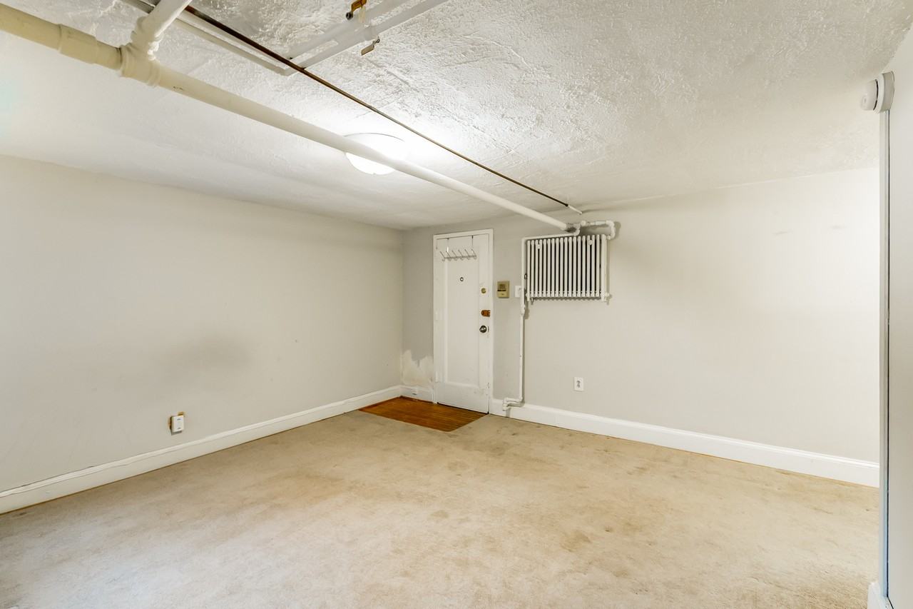 1832 Biltmore St Nw #B2 - Photo 5 of 9