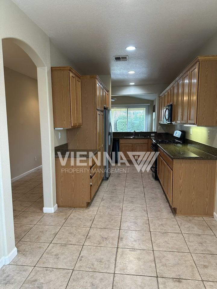 1851 Letterkenny Dr - Photo 4 of 20