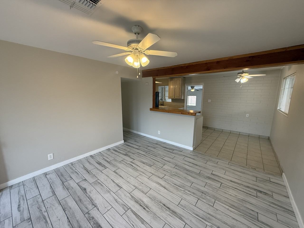 10244 N 18th Ave - Photo 2 of 23