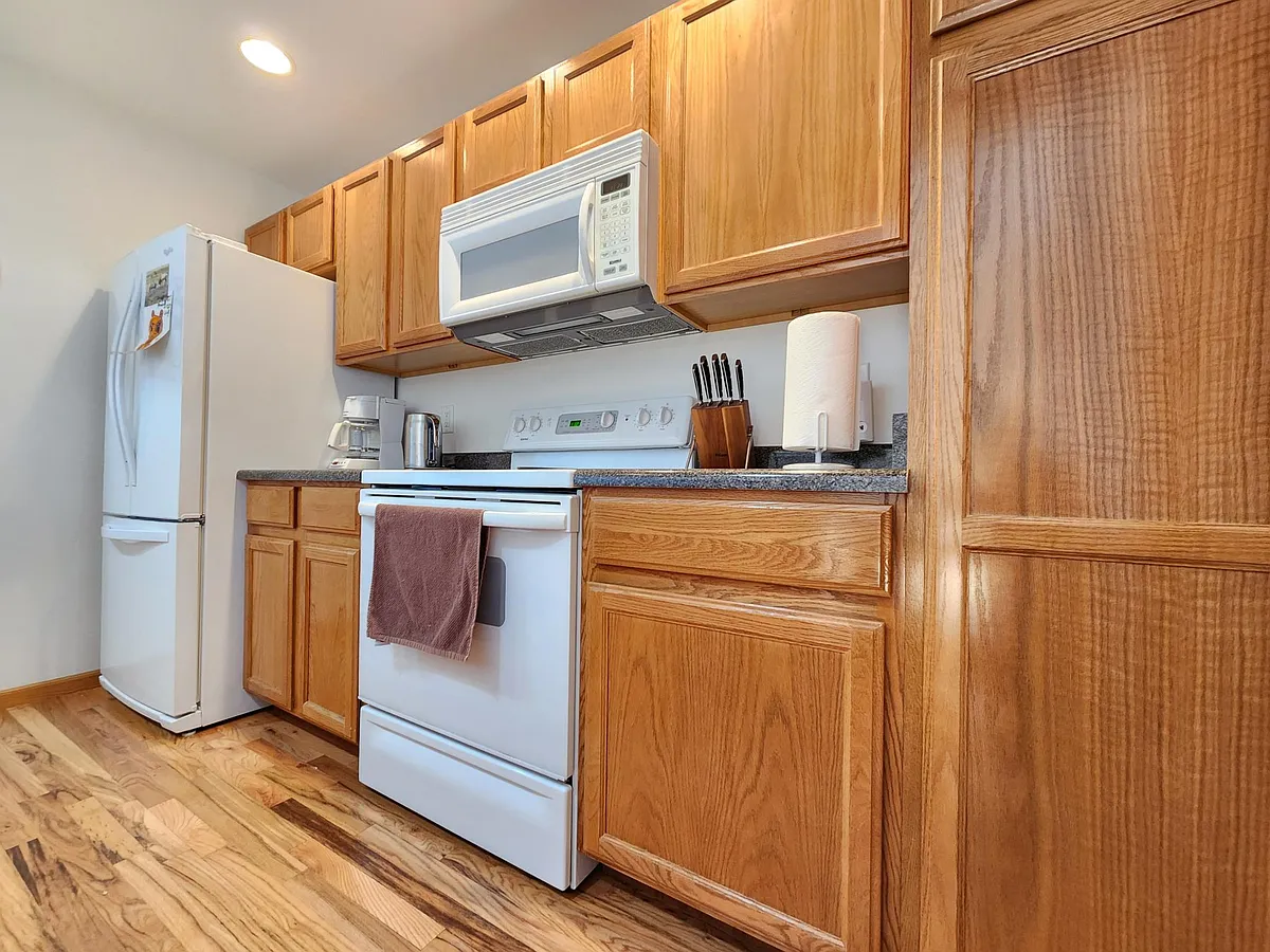 1550 Raven Cir #N - Photo 2 of 25