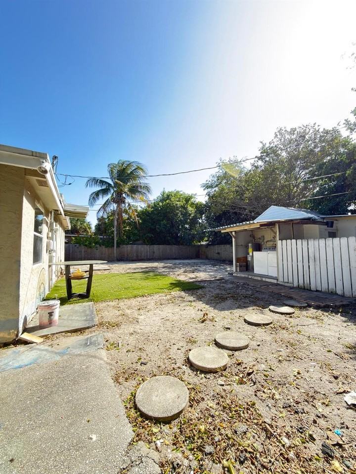 1832 Northeast 49th Street - Photo 2 of 8