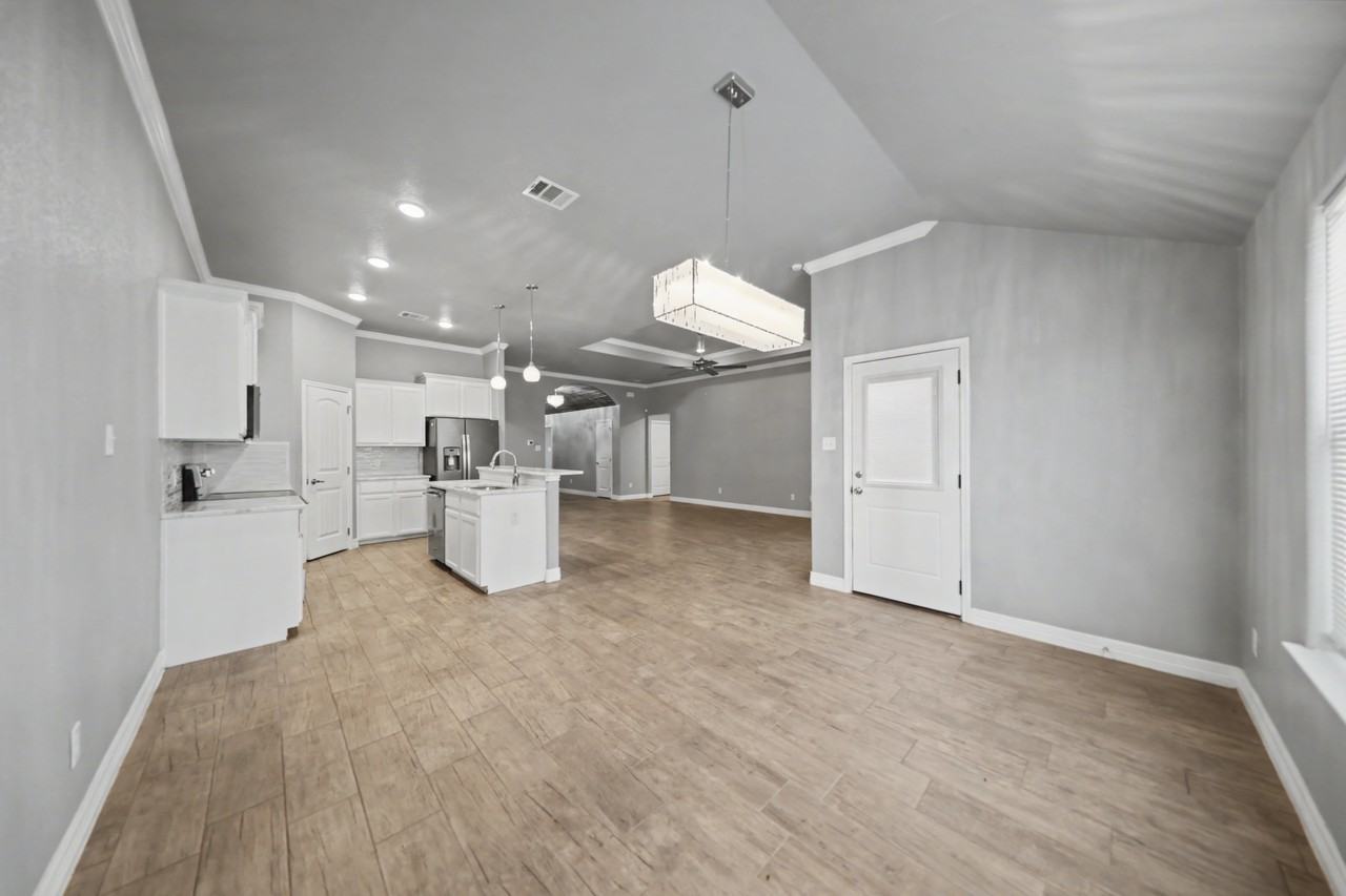 1211 Liberation Ln - Photo 4 of 23