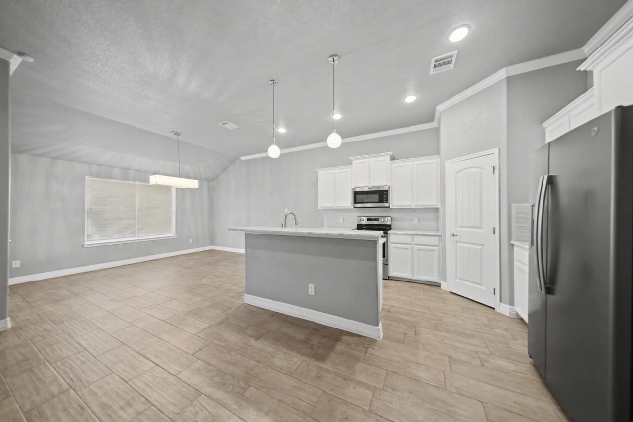 1211 Liberation Ln - Photo 6 of 23