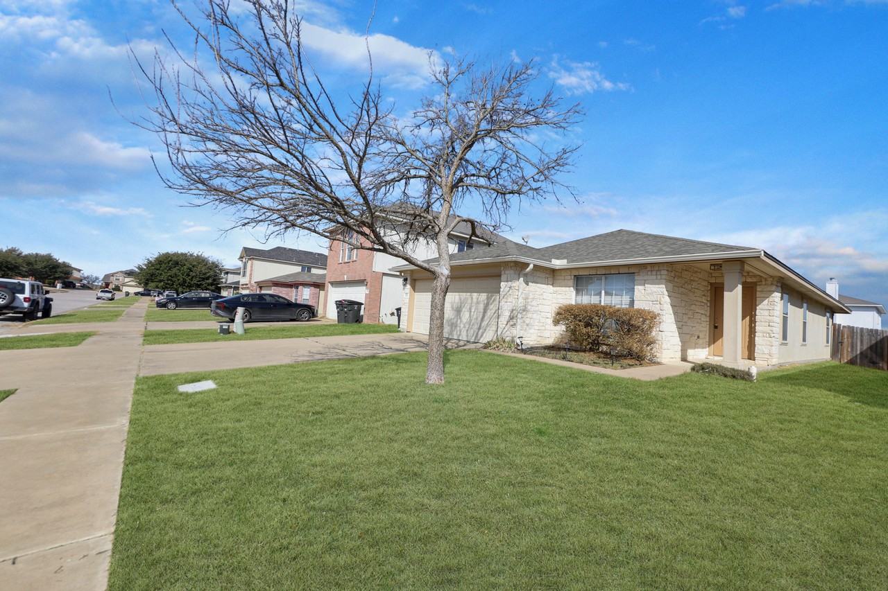 5213 Donegal Bay Ct - Photo 3 of 19