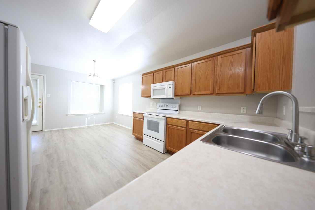 5213 Donegal Bay Ct - Photo 4 of 19