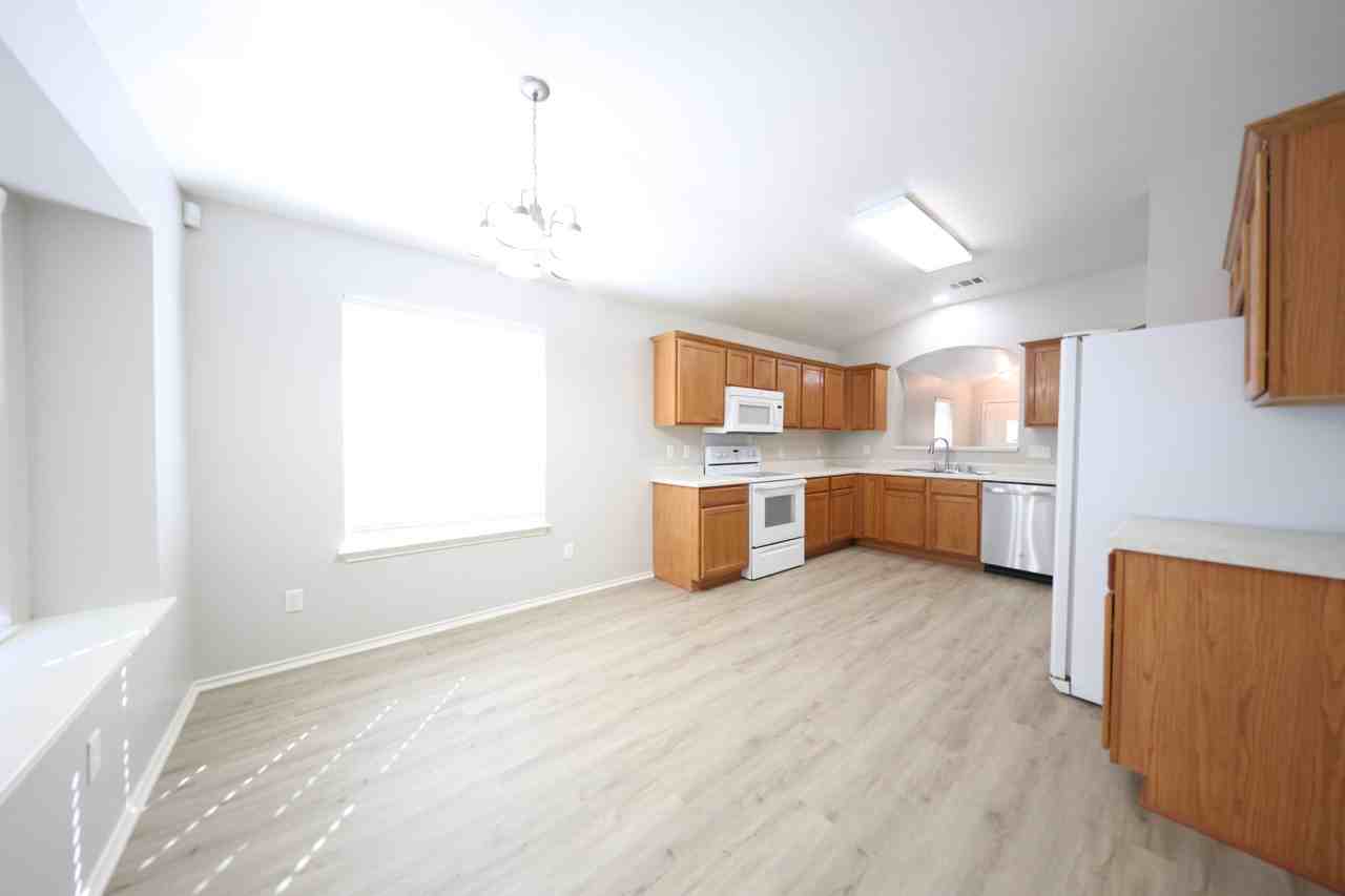 5213 Donegal Bay Ct - Photo 5 of 19