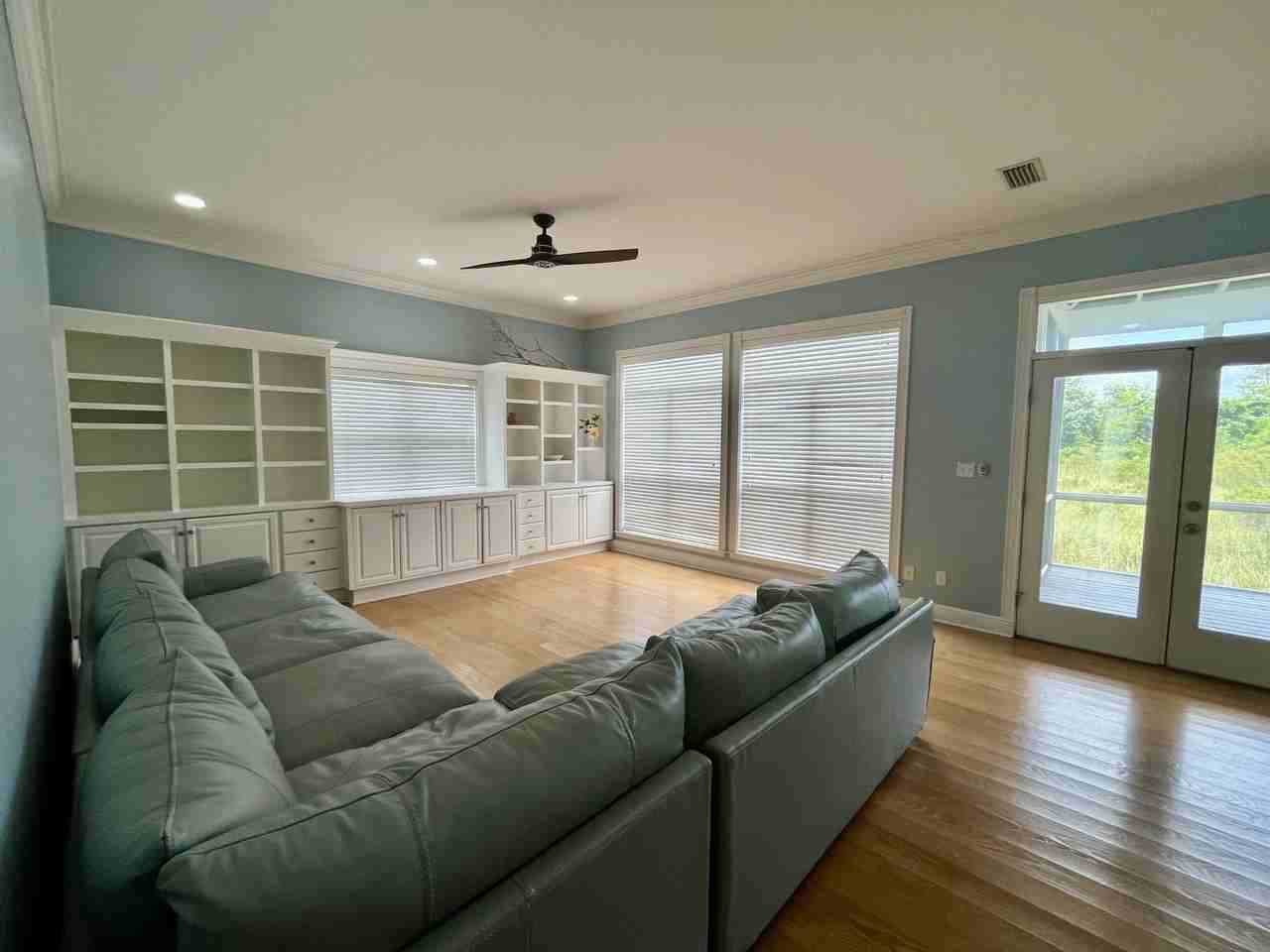 326 Deer Point Dr - Photo 3 of 49