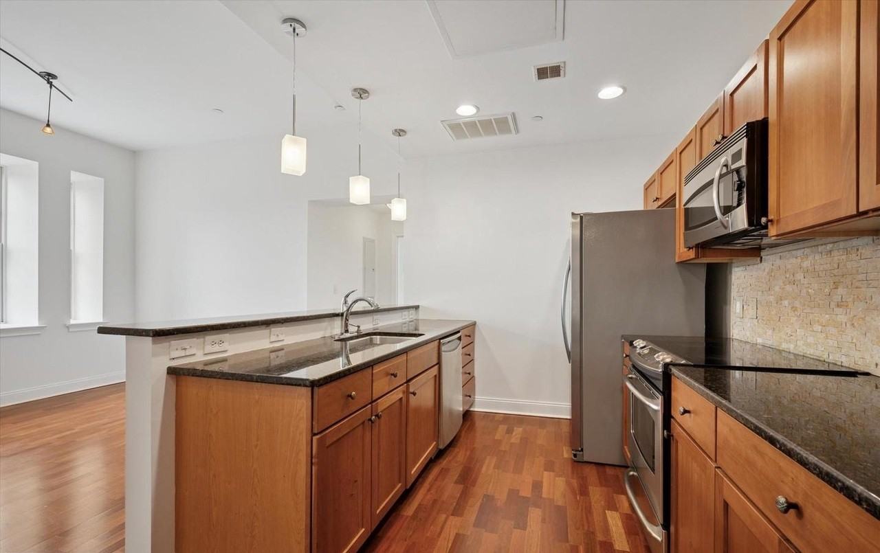 1 Academy Cir - Photo 2 of 11