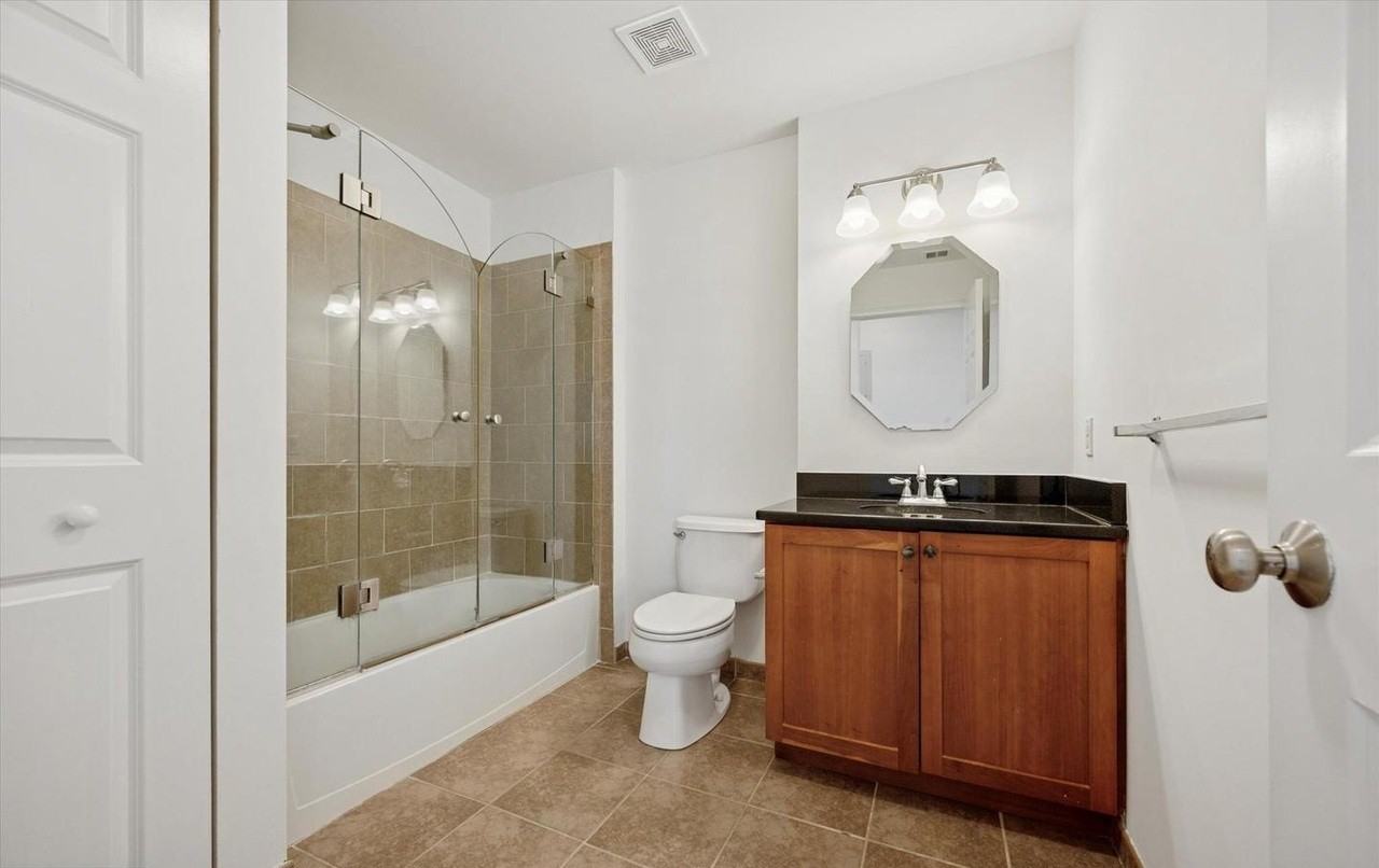 1 Academy Cir - Photo 7 of 11