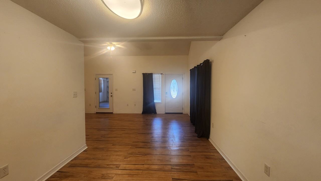 2170 Tom St - Photo 4 of 18