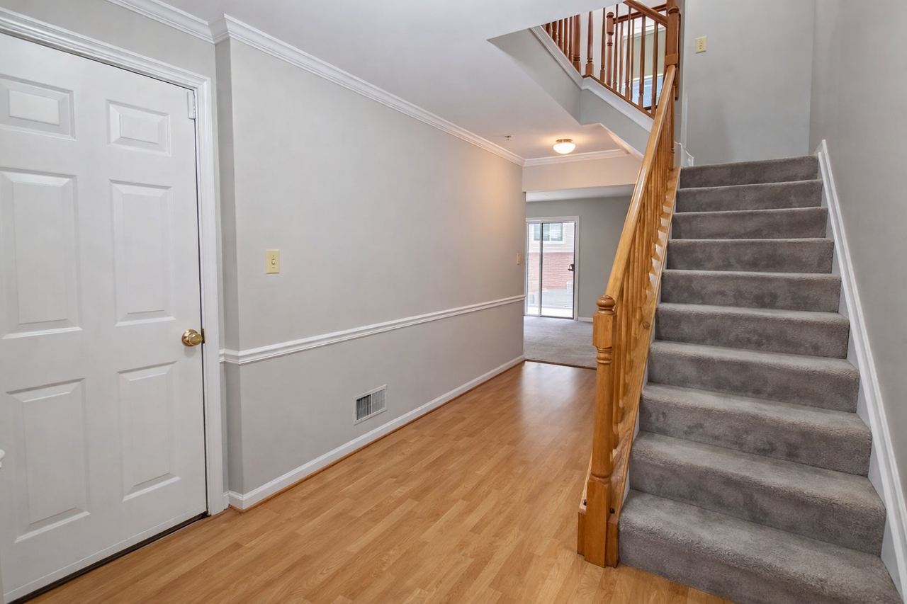 4 Elm Tree Ct - Photo 2 of 23