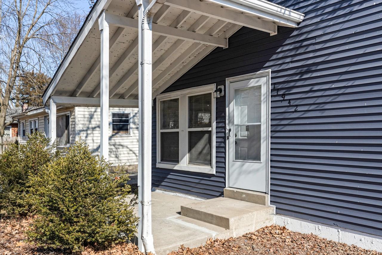 11942 Criterion Ave - Photo 2 of 20