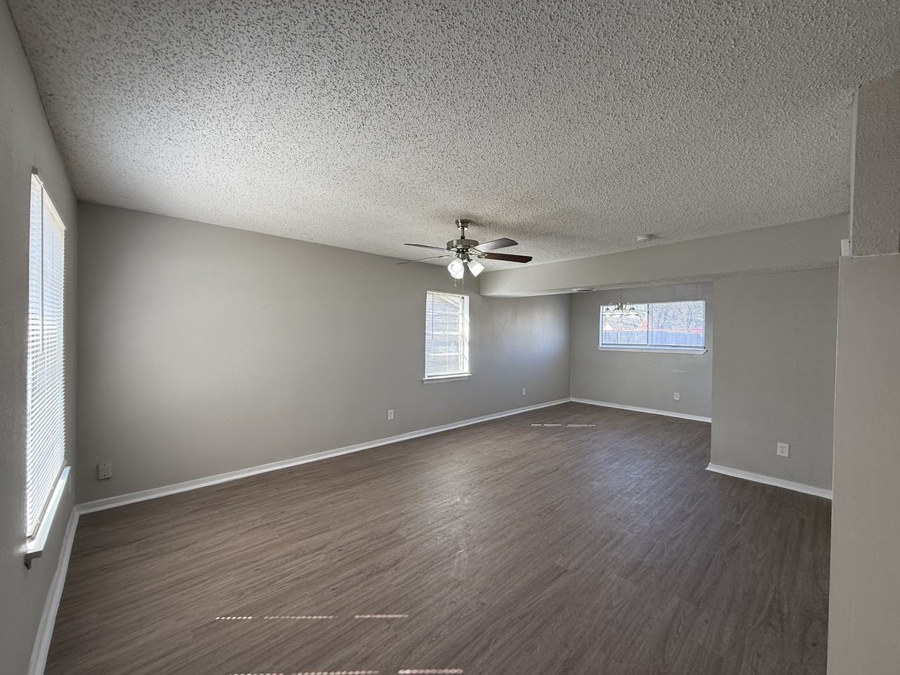 3907 Emerald Dr - Photo 3 of 22