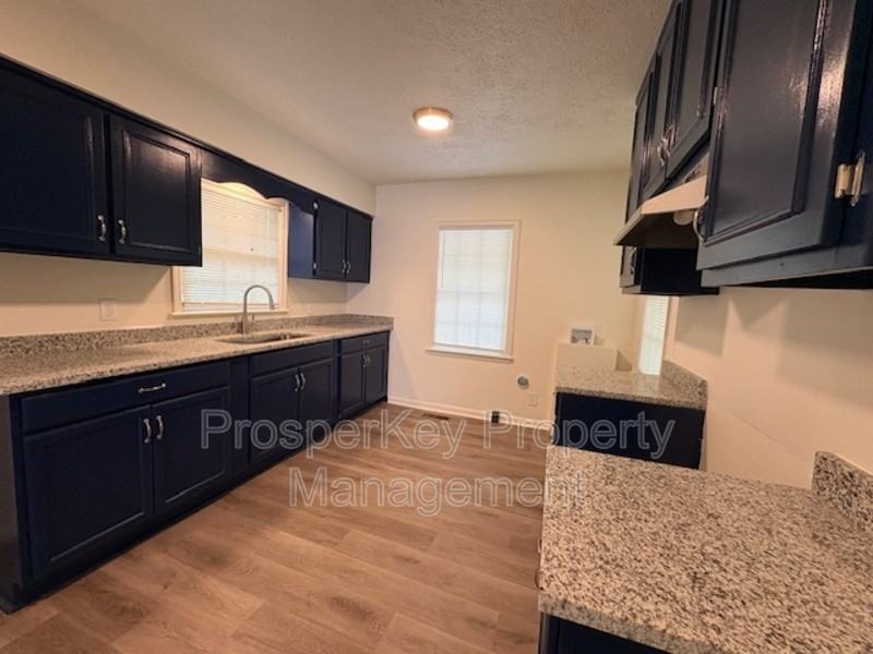 2135 Avalon Rd - Photo 7 of 20