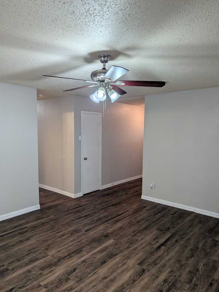 1100 Marlene Dr - Photo 3 of 19