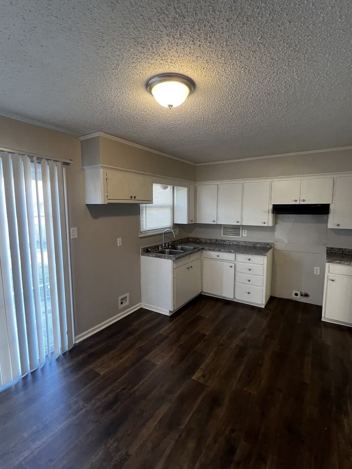 16 Oakview Dr - Photo 2 of 16