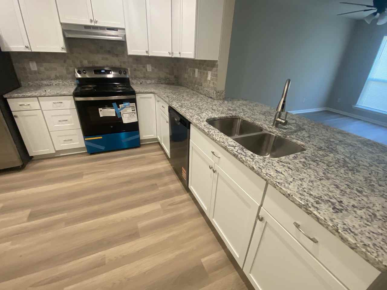 1307 Lee Mac Dr - Photo 5 of 14