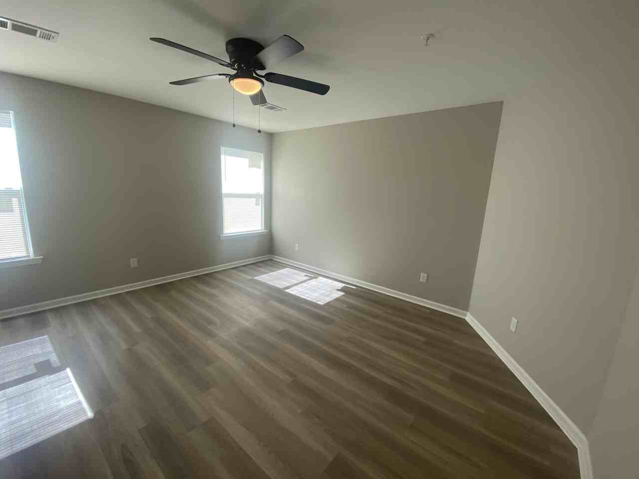 1307 Lee Mac Dr - Photo 7 of 14