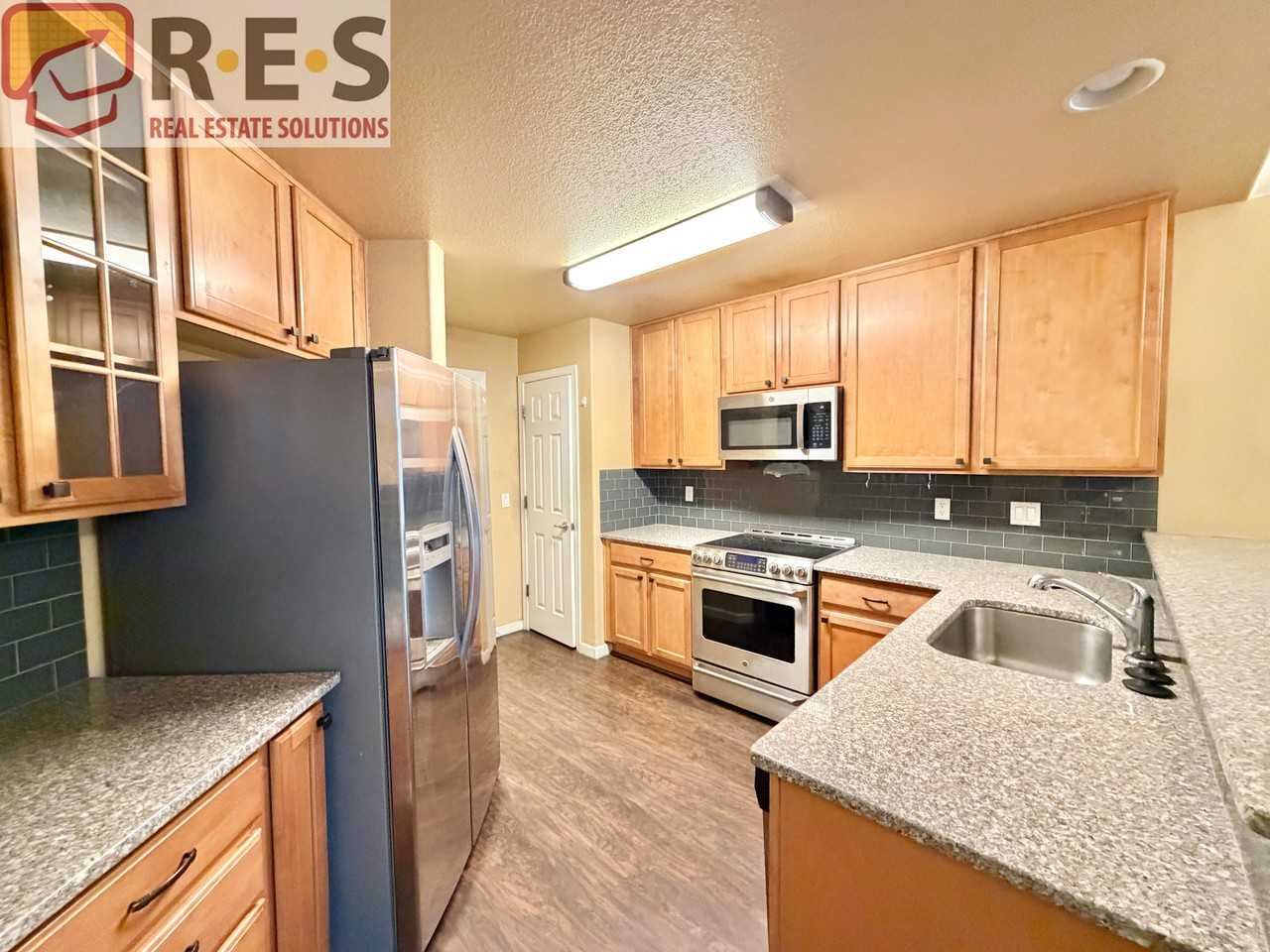 7582 S Quemoy St - Photo 2 of 25