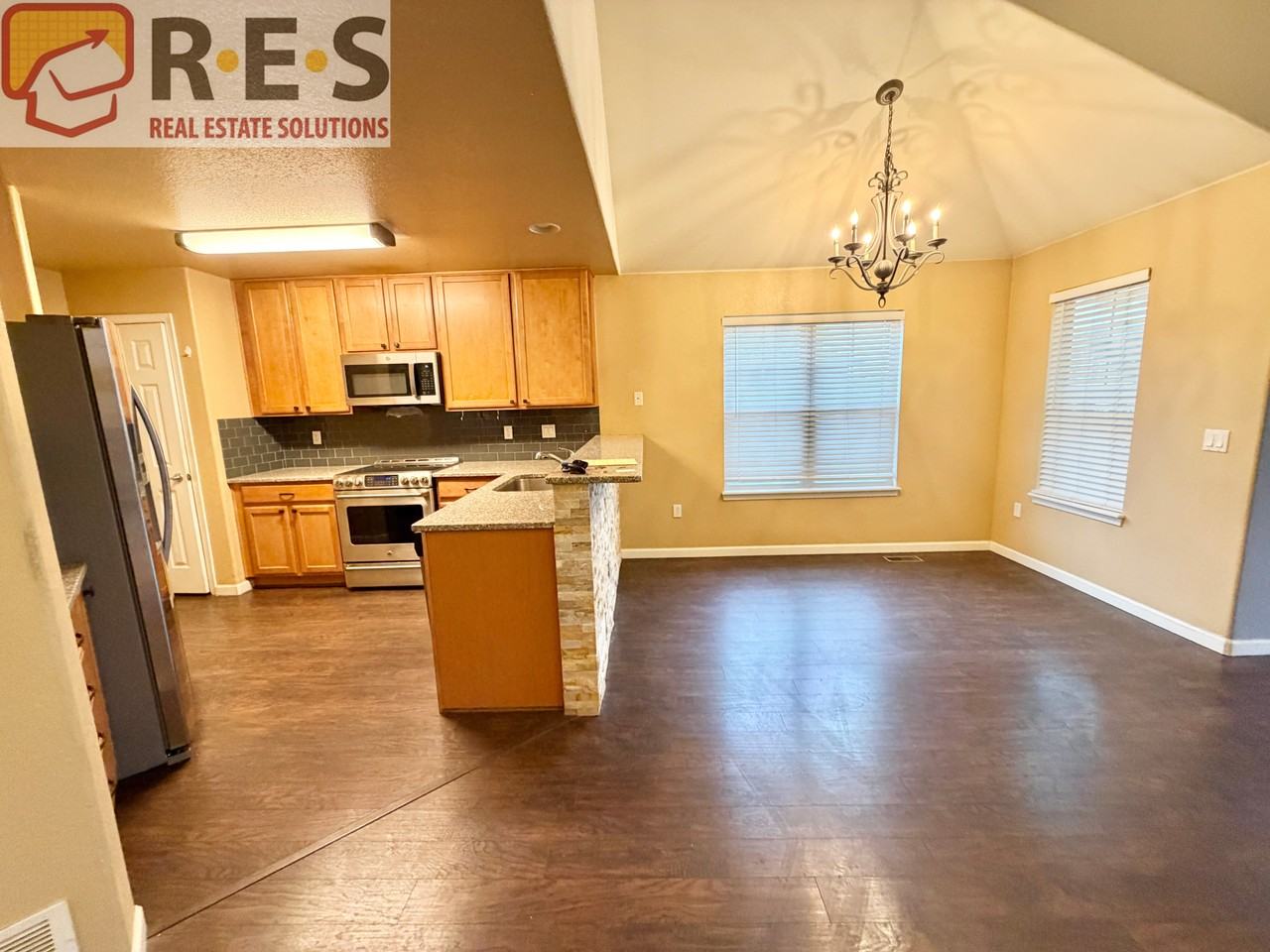 7582 S Quemoy St - Photo 3 of 25