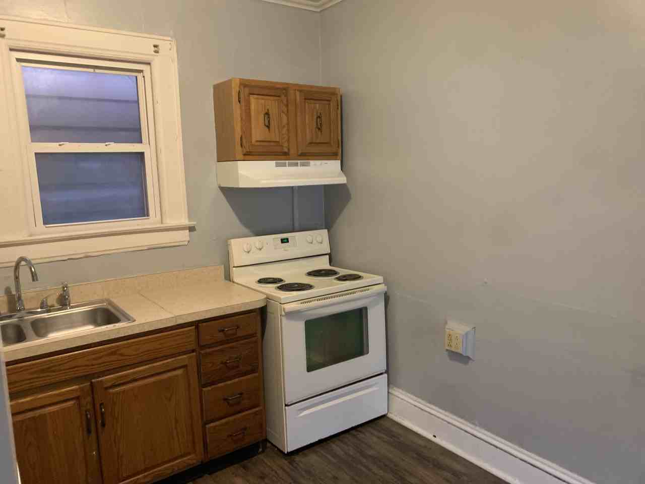 305 Buchanan St - Photo 6 of 12