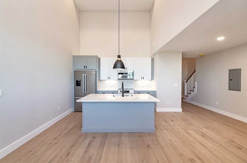 48 Franklin St #402 - Photo 4 of 12